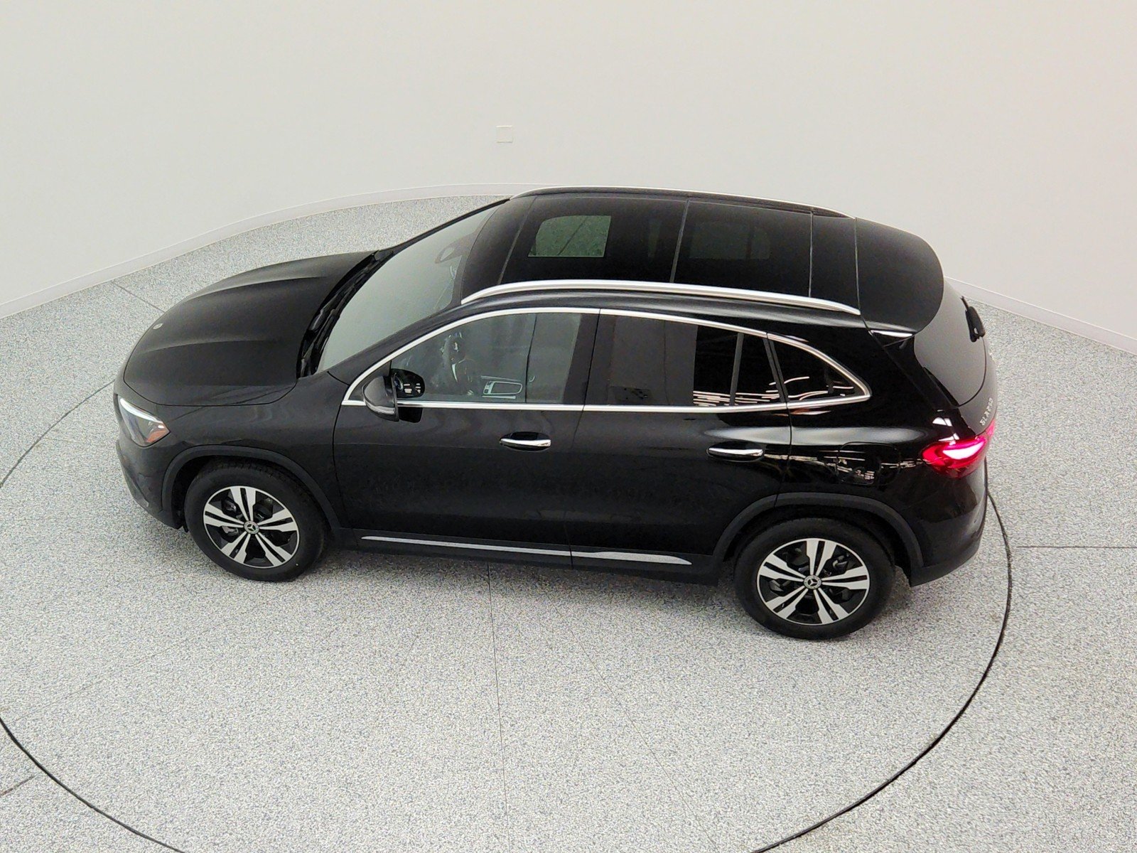 Certified Used 2024 Night Black Mercedes-Benz GLA 250 SUV image 31