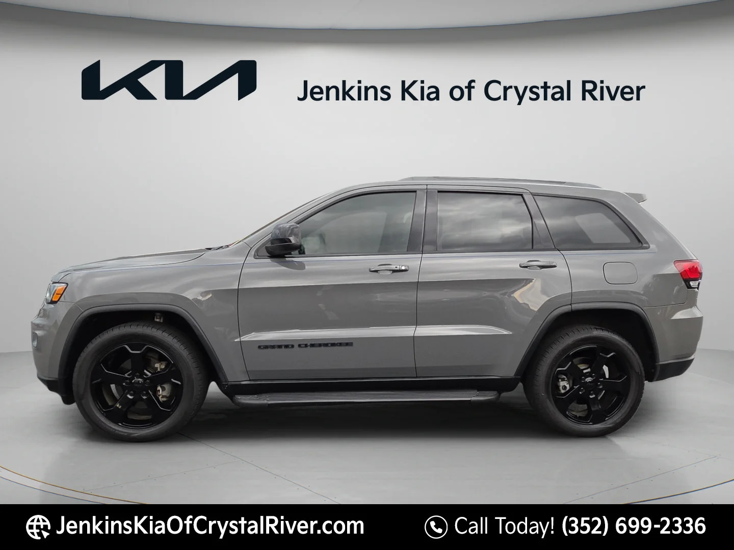 Used 2019 Sting-Gray Clearcoat Jeep Upland image 9