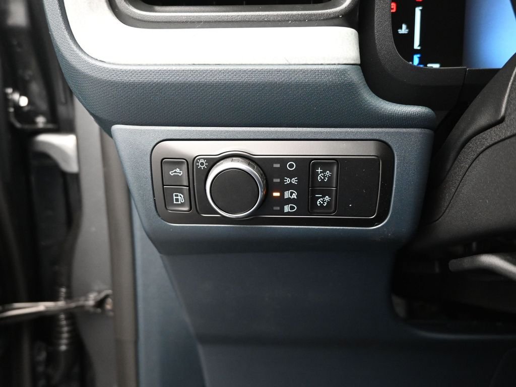 New 2026 Carbonized Gray Metallic Ford XLT image 11