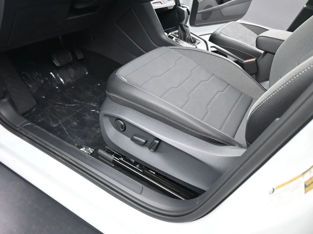 2026 Volkswagen Taos SE Black - Photo 39