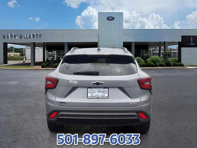 Used 2025 SILVER CHEVROLET FWD 4DR 2RS image 4