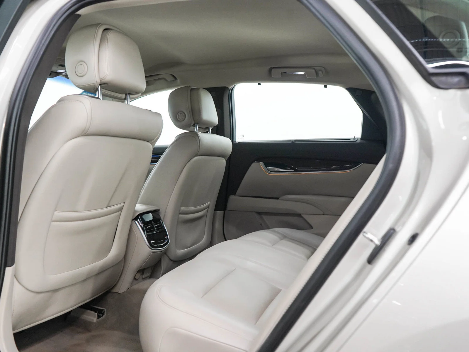 Used 2013 Silver Coast Metallic Cadillac Premium image 17