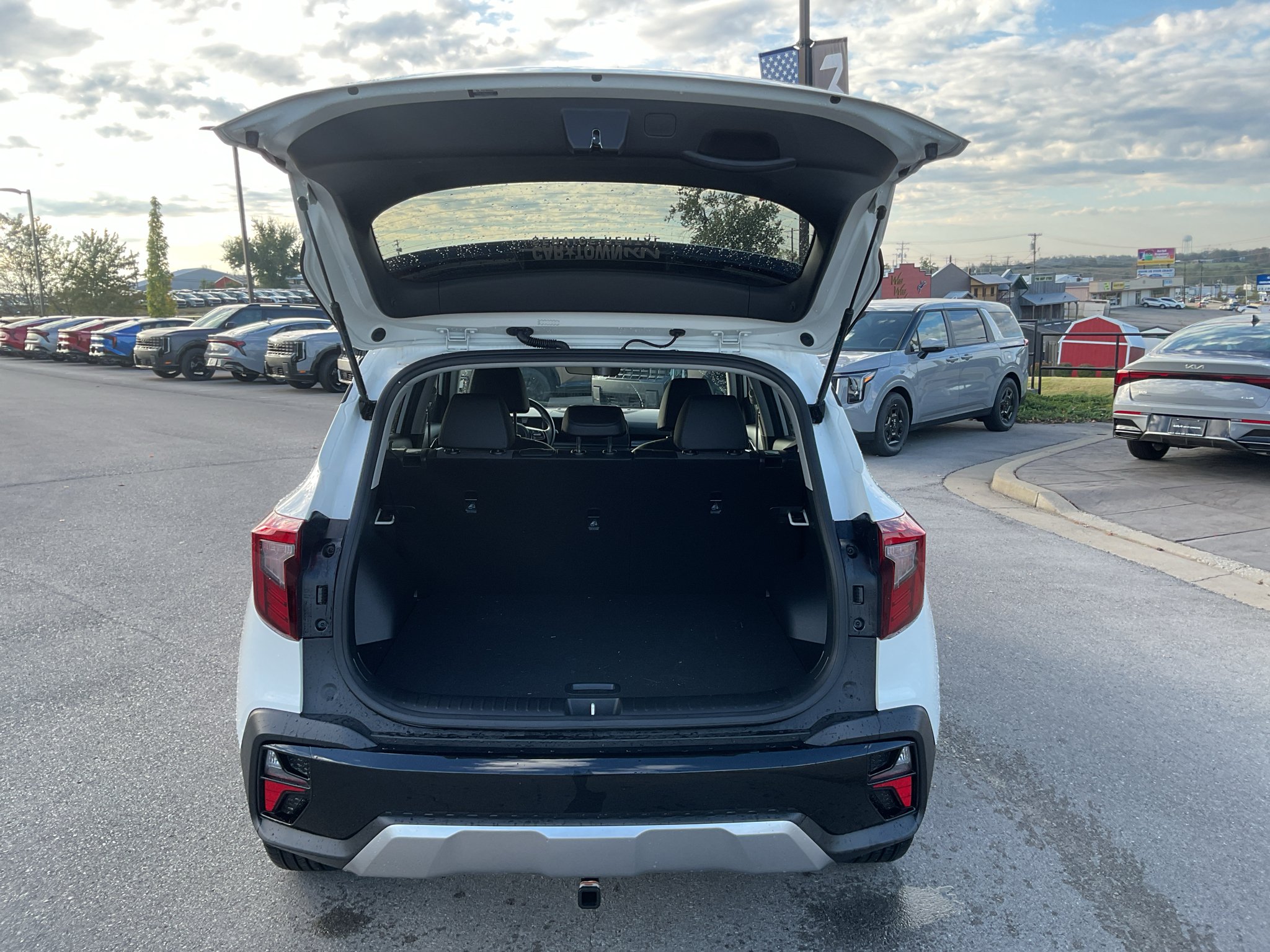 Used 2025 Snow White Pearl Kia S image 14