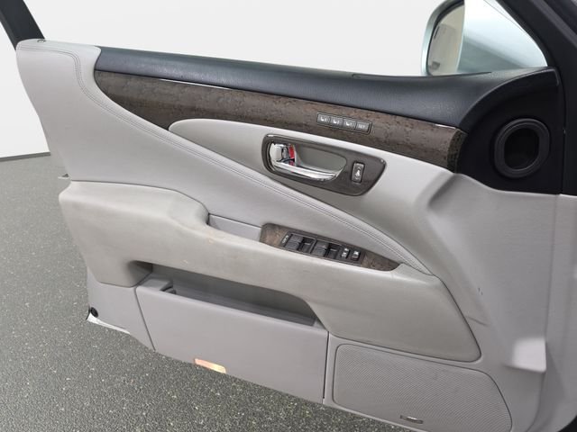 Used 2007 Silver Lexus 460 L image 27