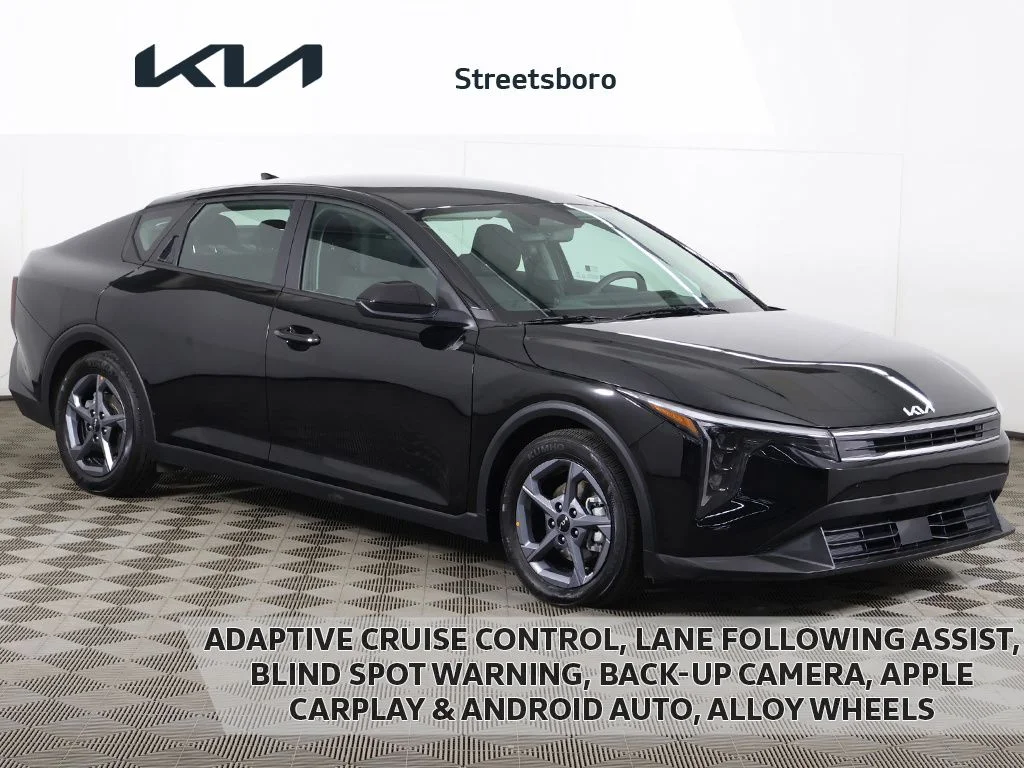 2025 Kia K4 LXS AT's photo