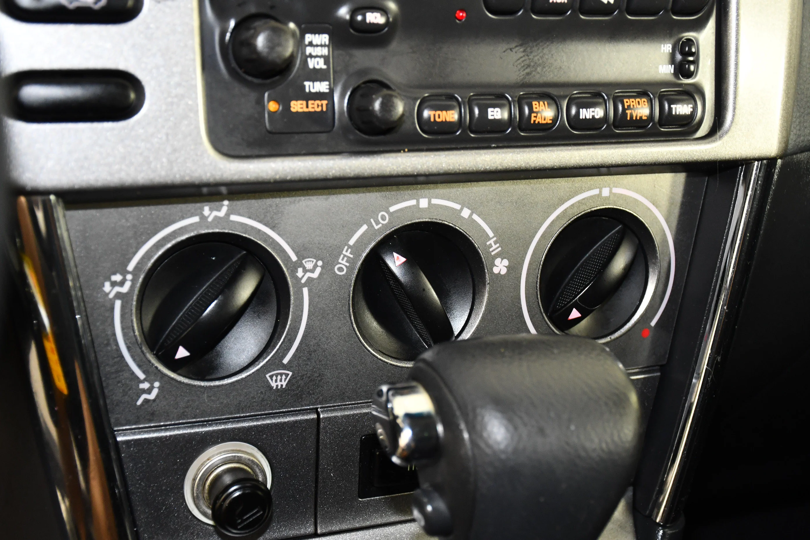 Used 2005 Abyss Black Pontiac Base image 25