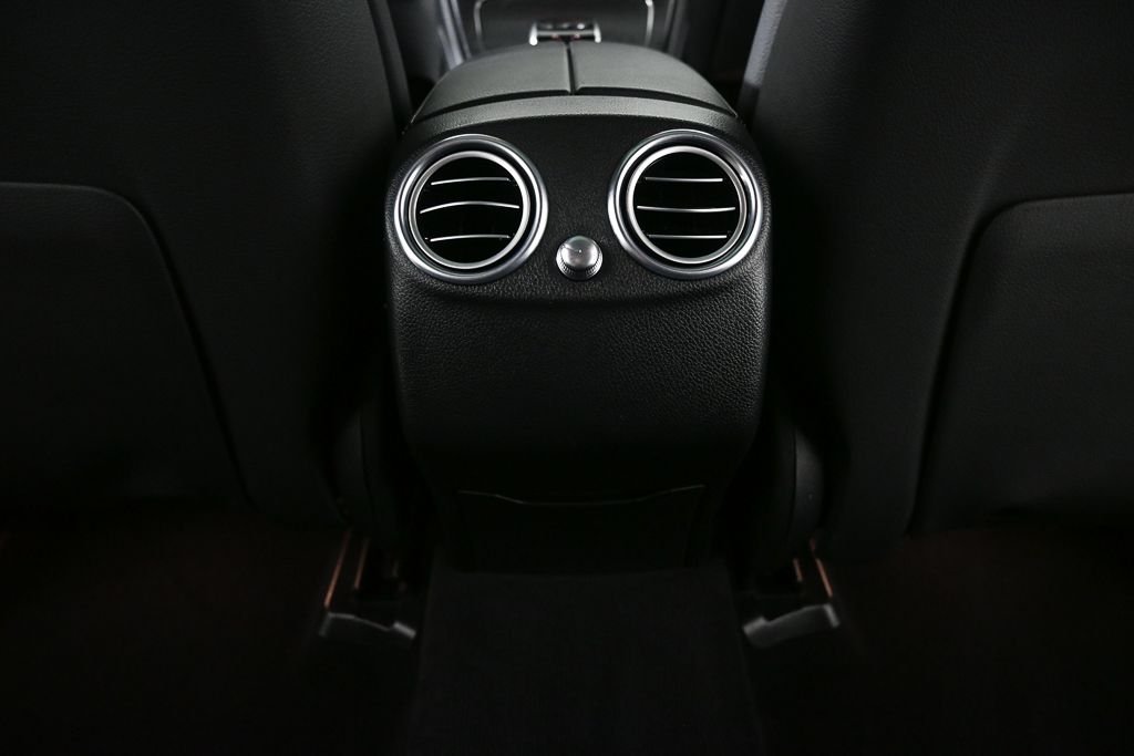 Used 2017  Mercedes-Benz GLC 300 image 19