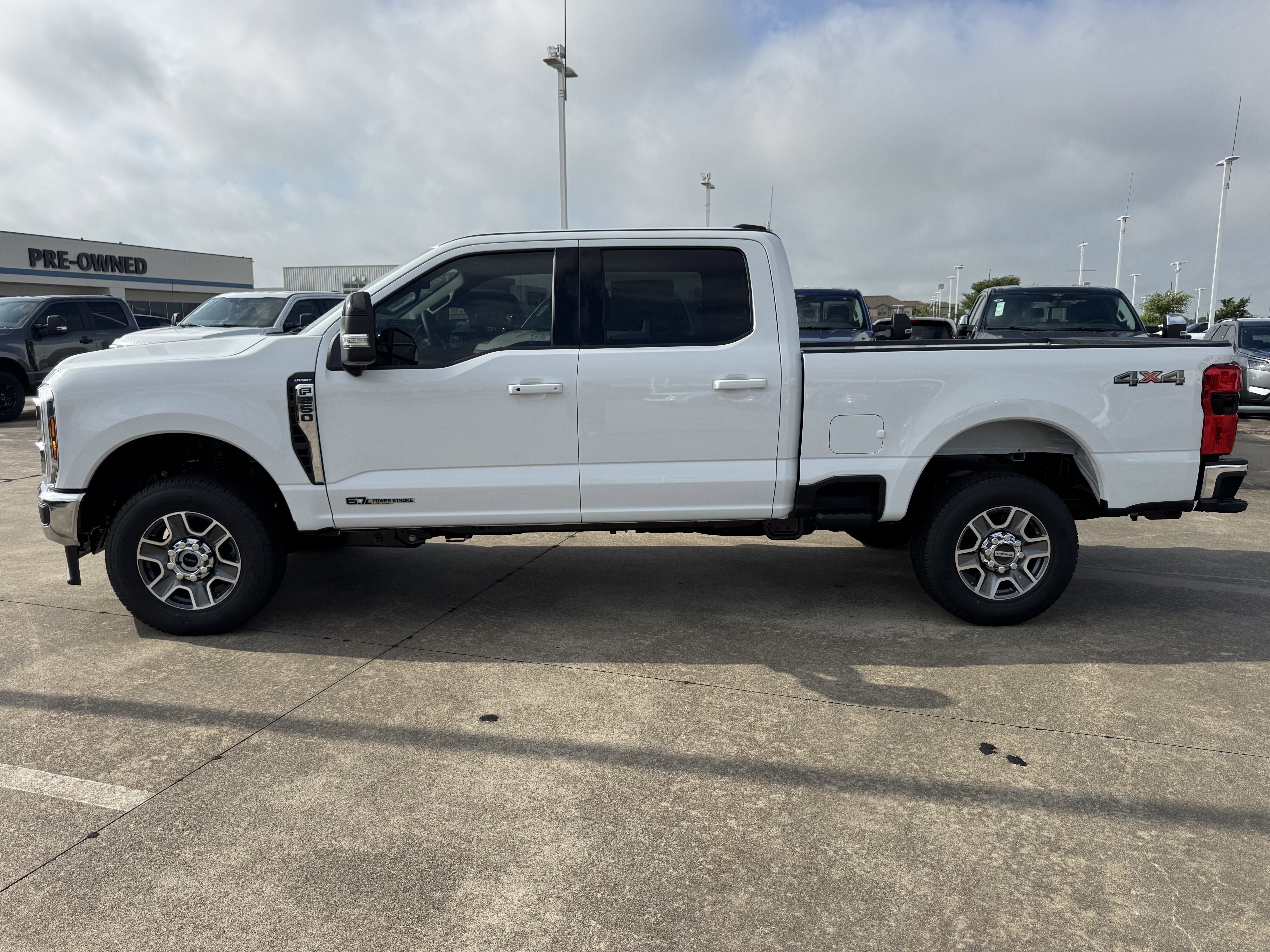 New 2026 Oxford White Ford LARIAT image 6