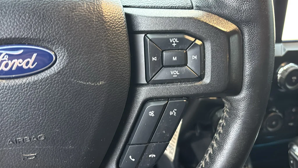 Used 2020 Black Ford XLT image 14