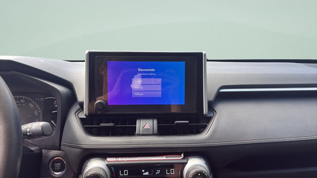 2025 Toyota RAV4 XLE - Photo 14