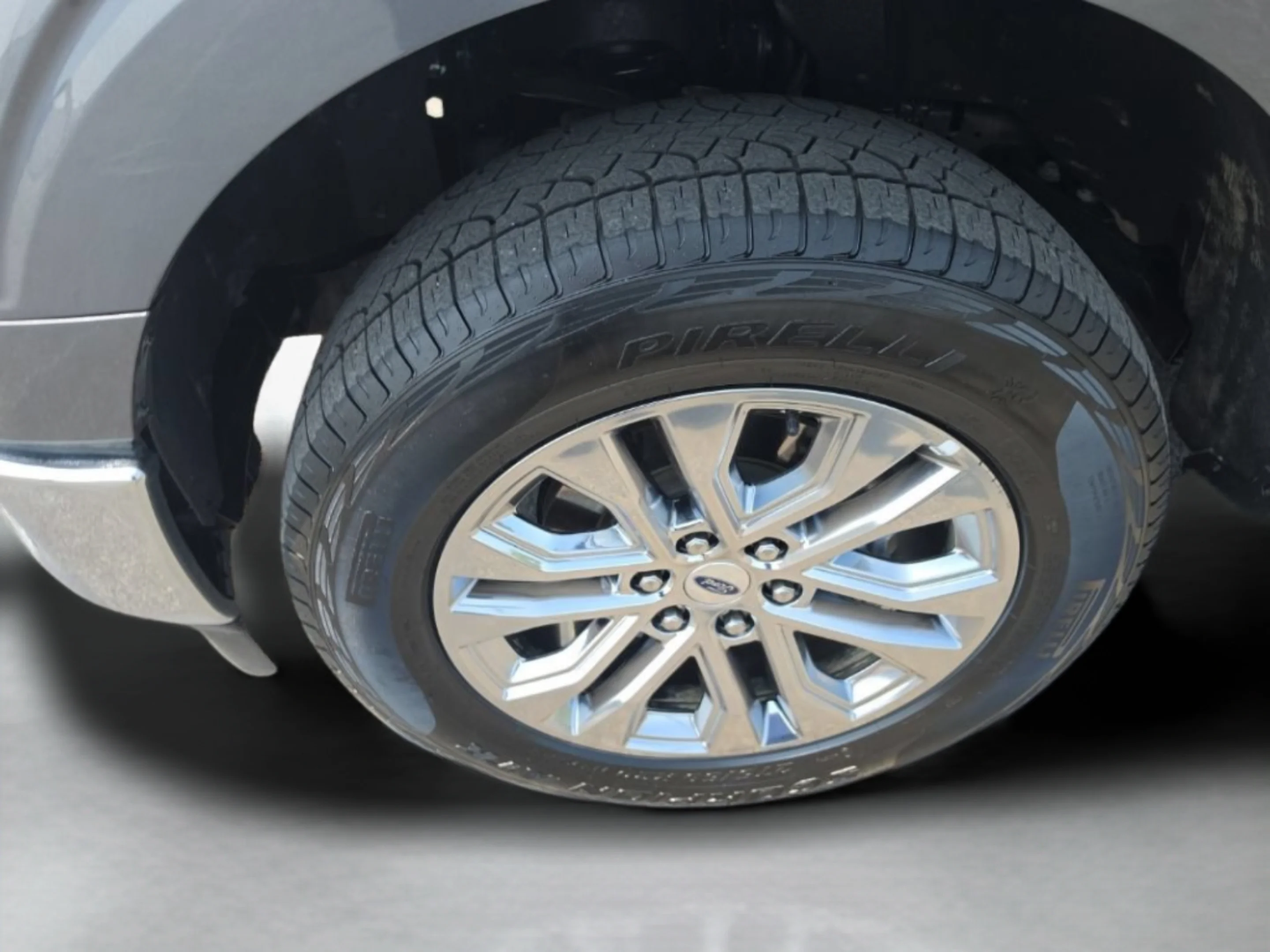 Used 2025 Gray Ford XLT image 11