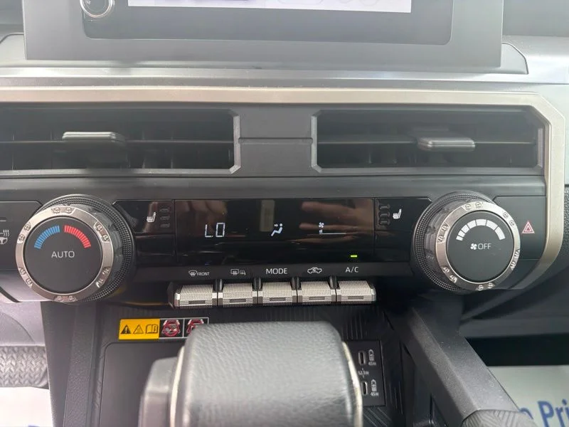 Used 2024  Toyota SR5 image 28