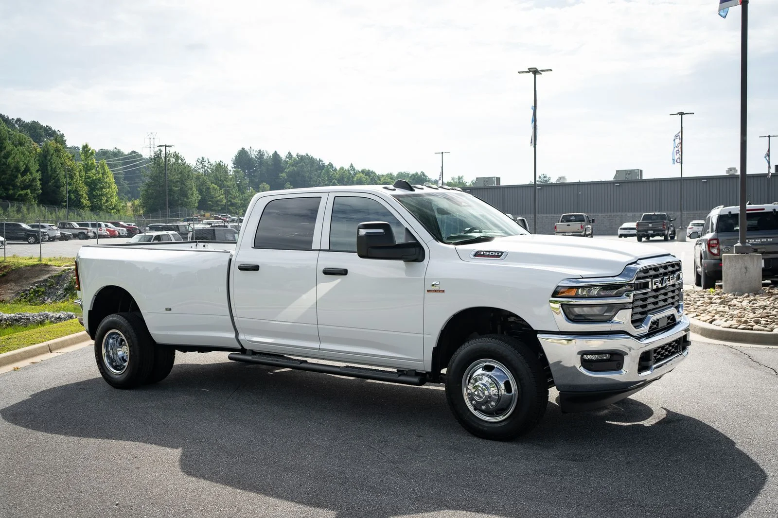 New 2026 Bright White Clear-Coat Exterior Paint RAM Tradesman image 12