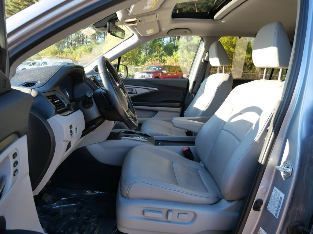 Certified Used 2021 Silver Honda Special Edition image 21