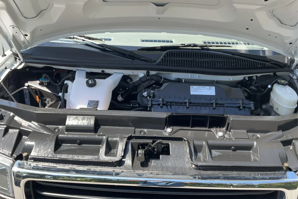 Used 2025 White GMC Work Van image 21