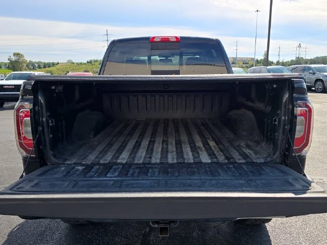 Used 2017 ONYX BLACK GMC SLT image 28