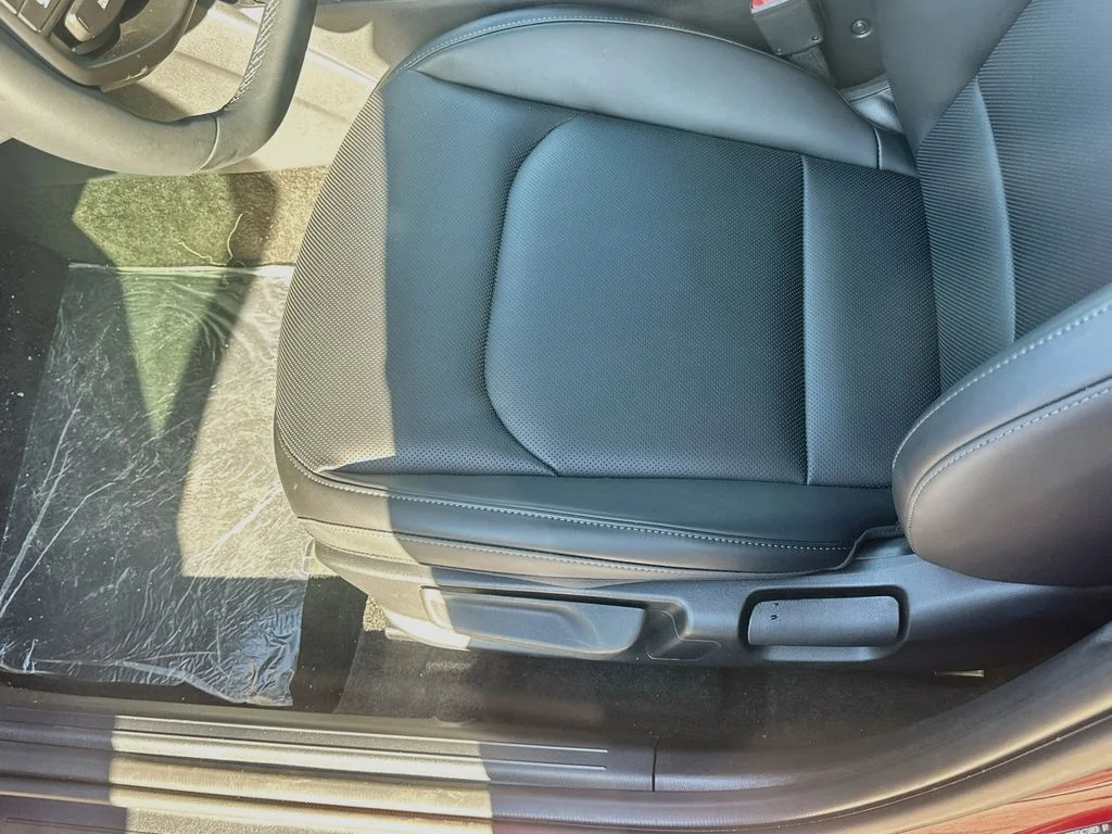 New 2026 Currant Red Kia EX image 18