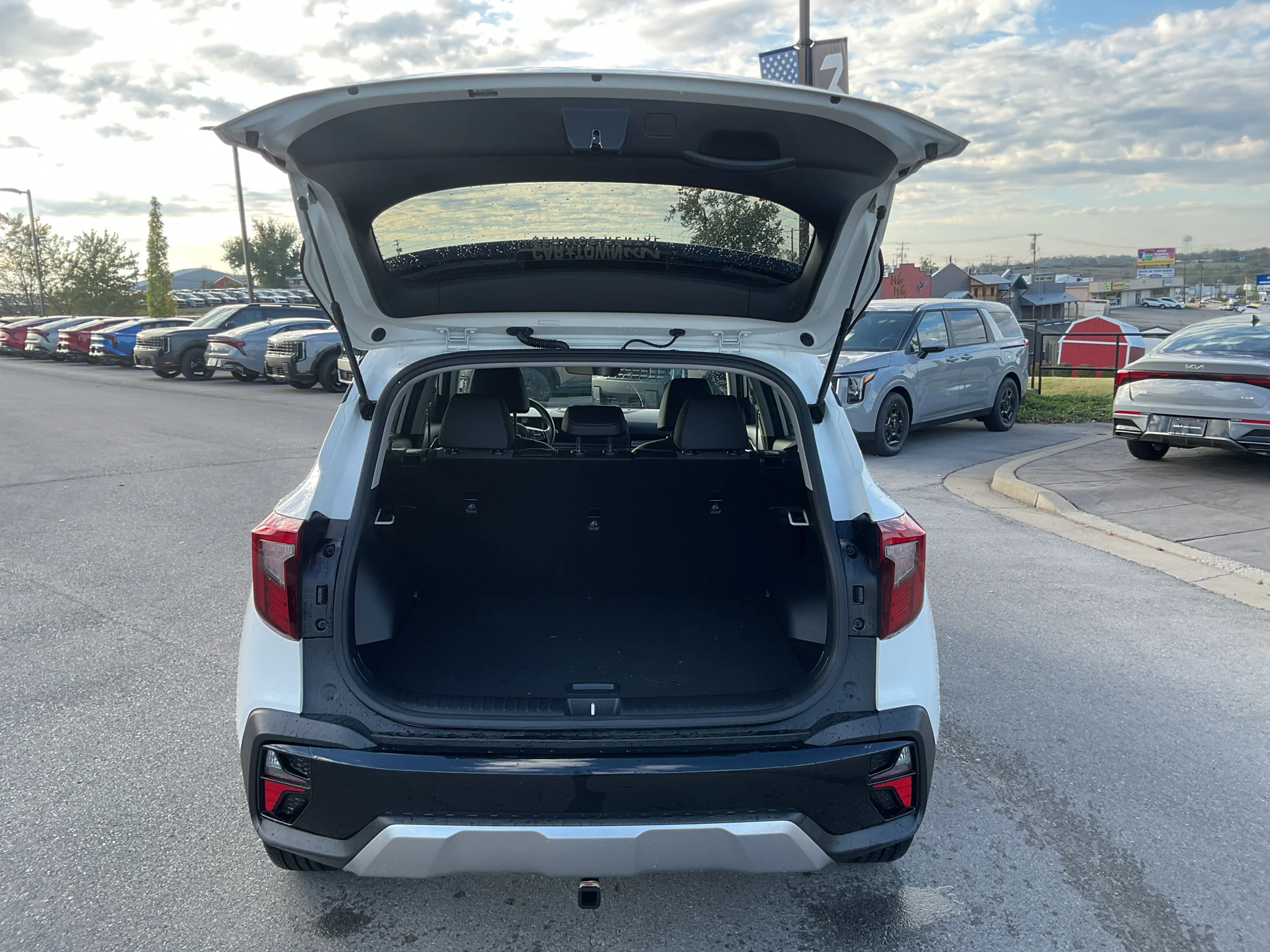 Certified Used 2025 Snow White Pearl Kia S image 14