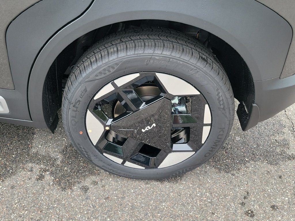 New 2027 Interstellar Gray Kia S image 34
