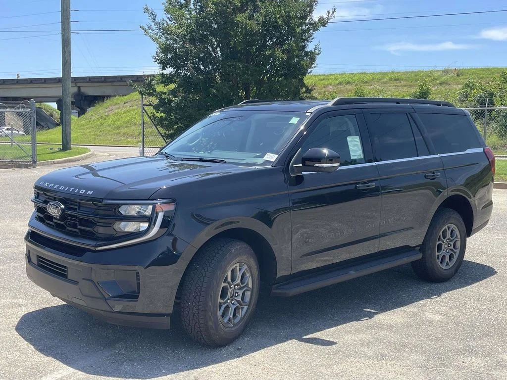 New 2026 Black Ford Active image 7
