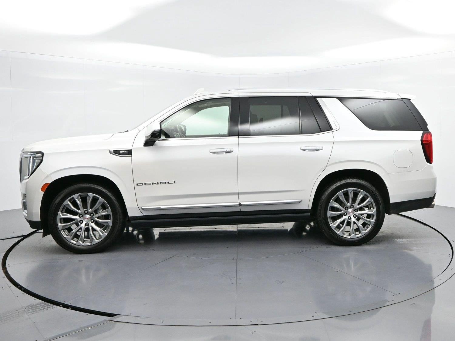 Used 2021 WHITE FROST TRICOAT GMC Denali image 4