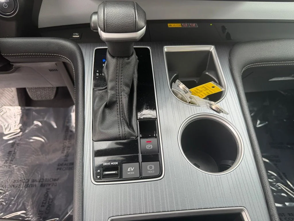 Used 2025 Midnight Black Metallic Toyota XLE image 23