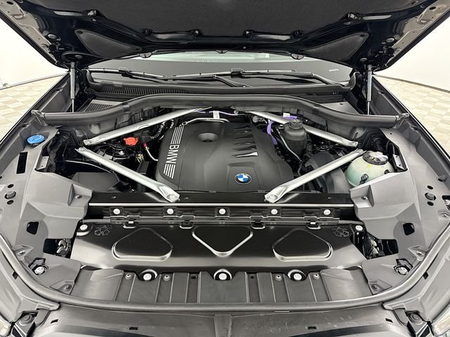 New 2026 Black Sapphire Metallic BMW xDrive40i image 32