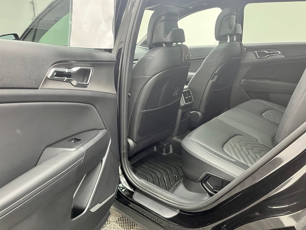 Used 2026 Black Kia X-Line image 39