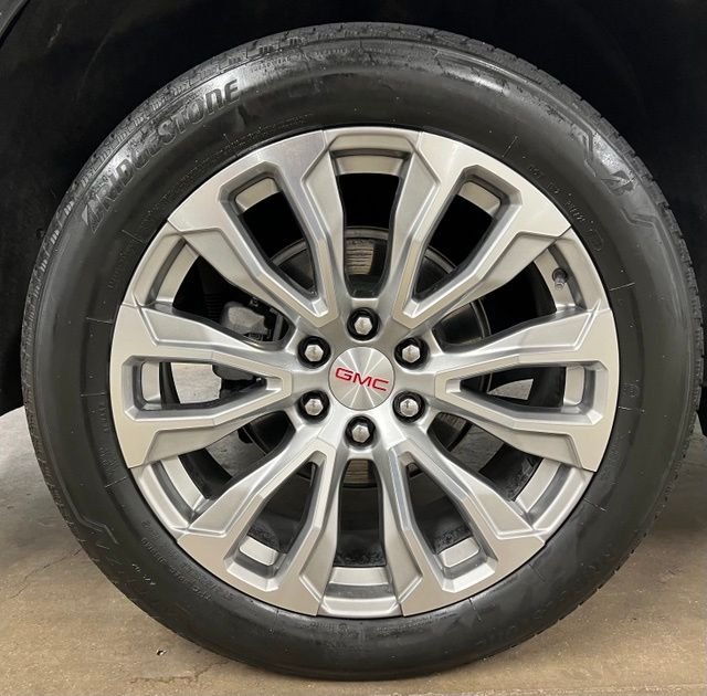 Used 2024 Black GMC Denali image 8