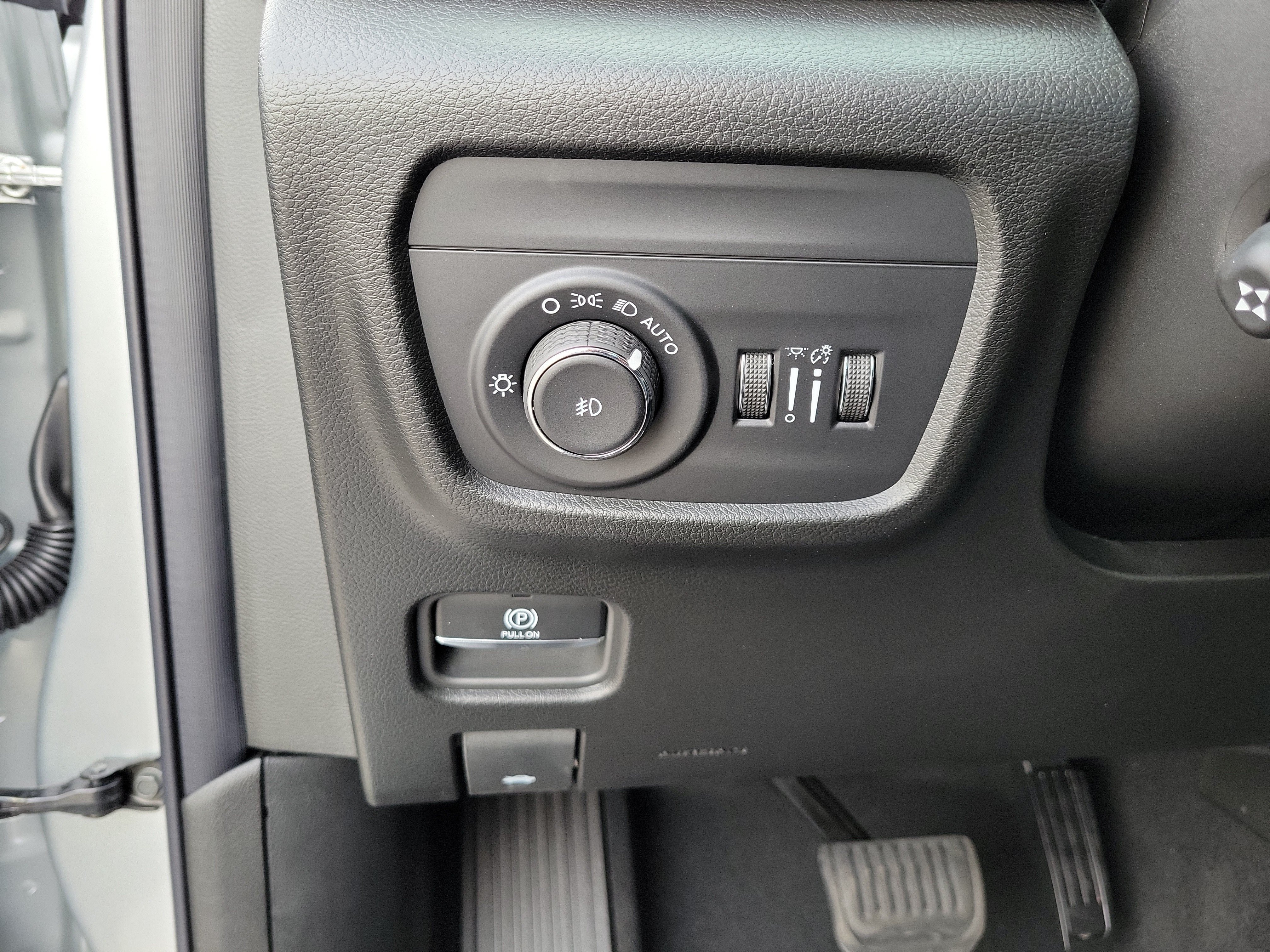 New 2026 Silver Zynith Exterior Paint Jeep 85th Anniversary Edition image 23