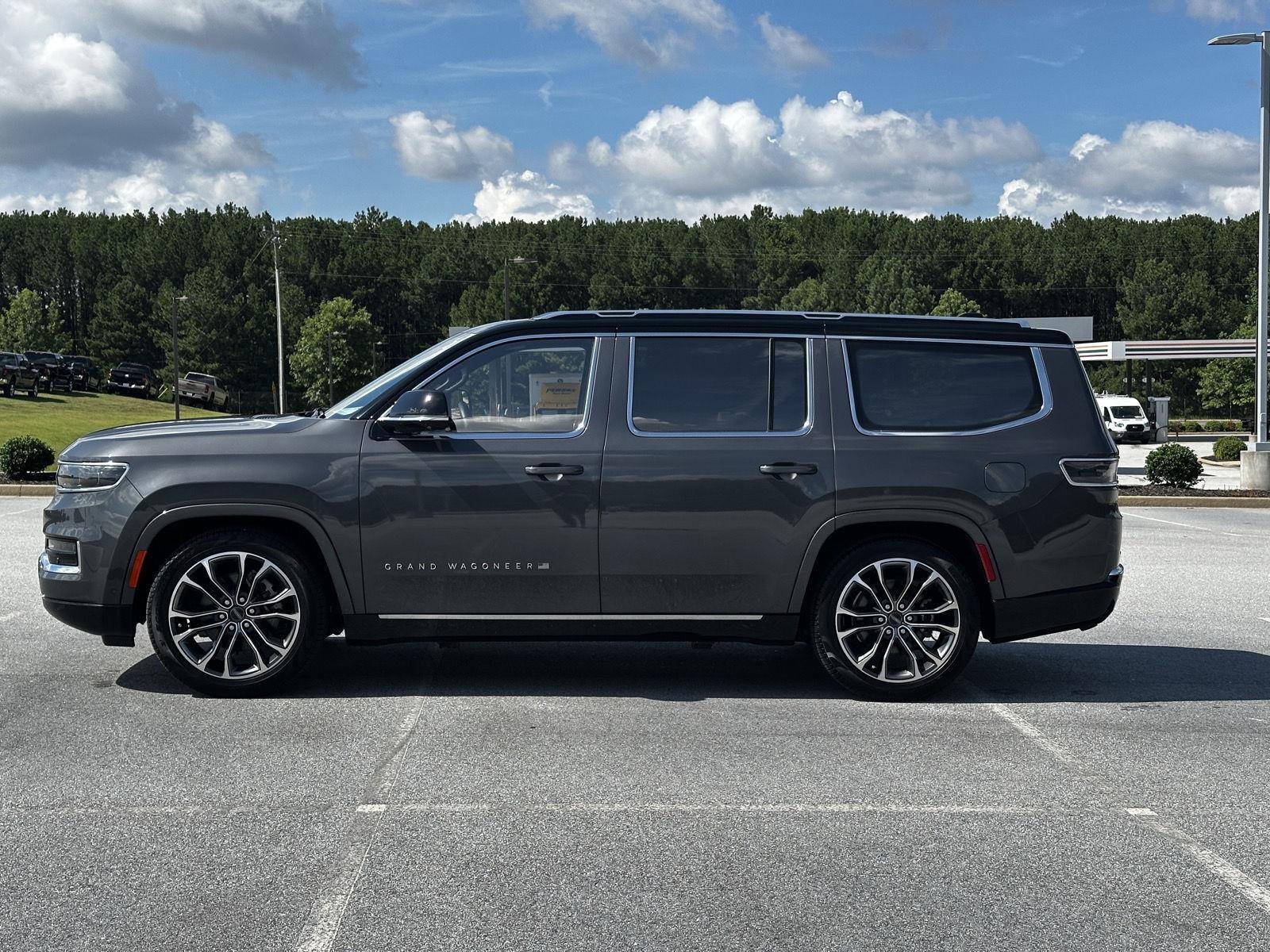 Certified Used 2024 Baltic Gray Metallic Clearcoat Jeep Series III image 7
