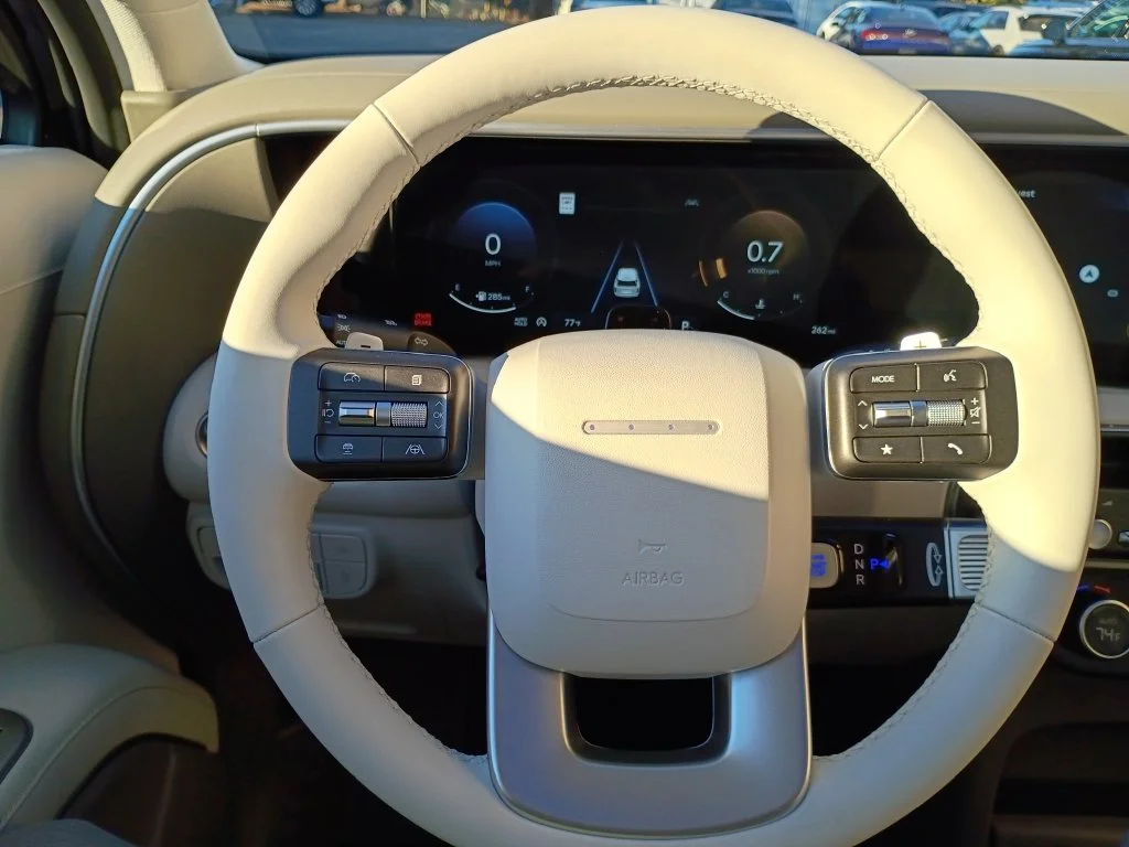 Used 2026 Galaxy Maroon Pearl Hyundai SEL Premium image 27
