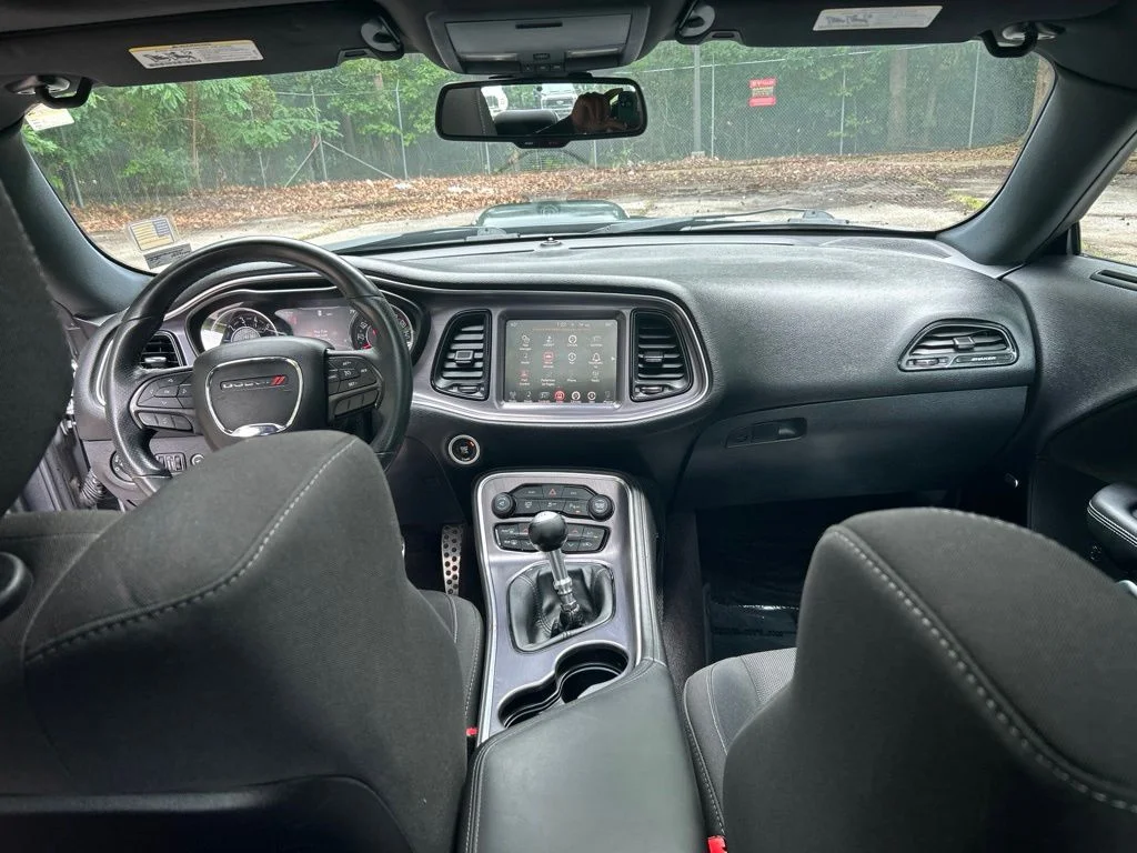 Used 2016 Silver Dodge R/T Shaker image 17