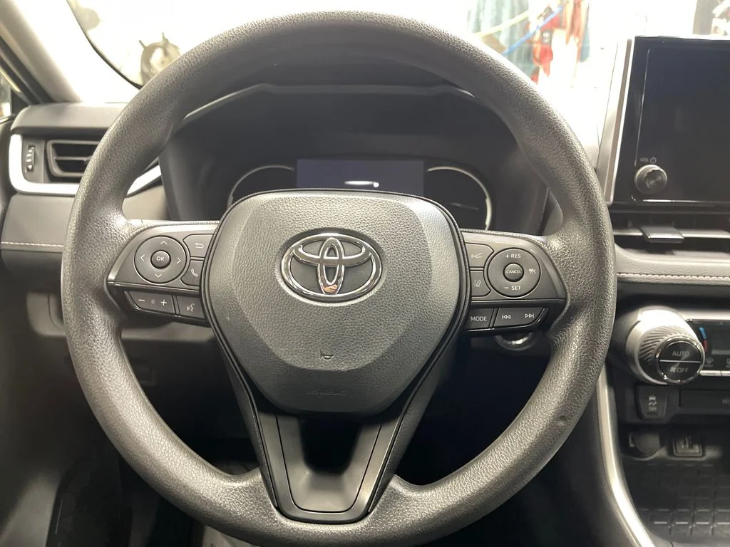 Used 2025 Silver Toyota XLE image 18