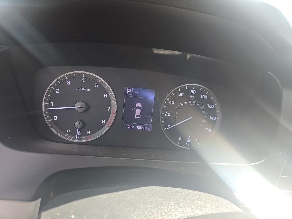 Used 2016 Red Hyundai Sport image 15