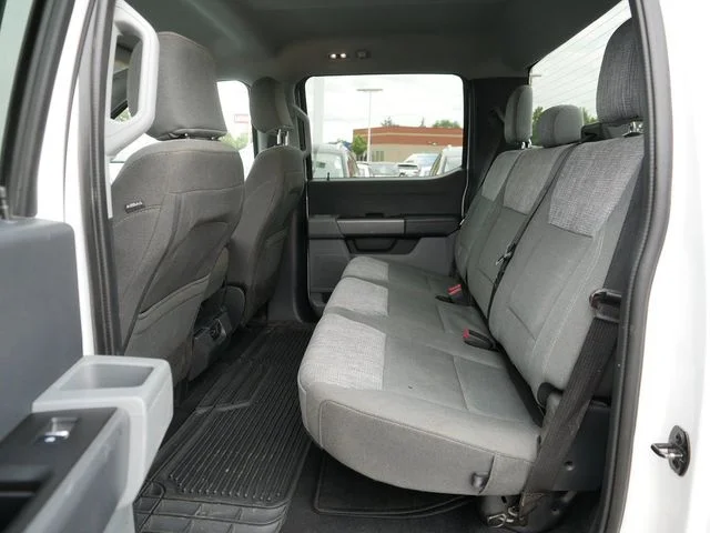 Used 2023 Oxford White Ford XLT image 17