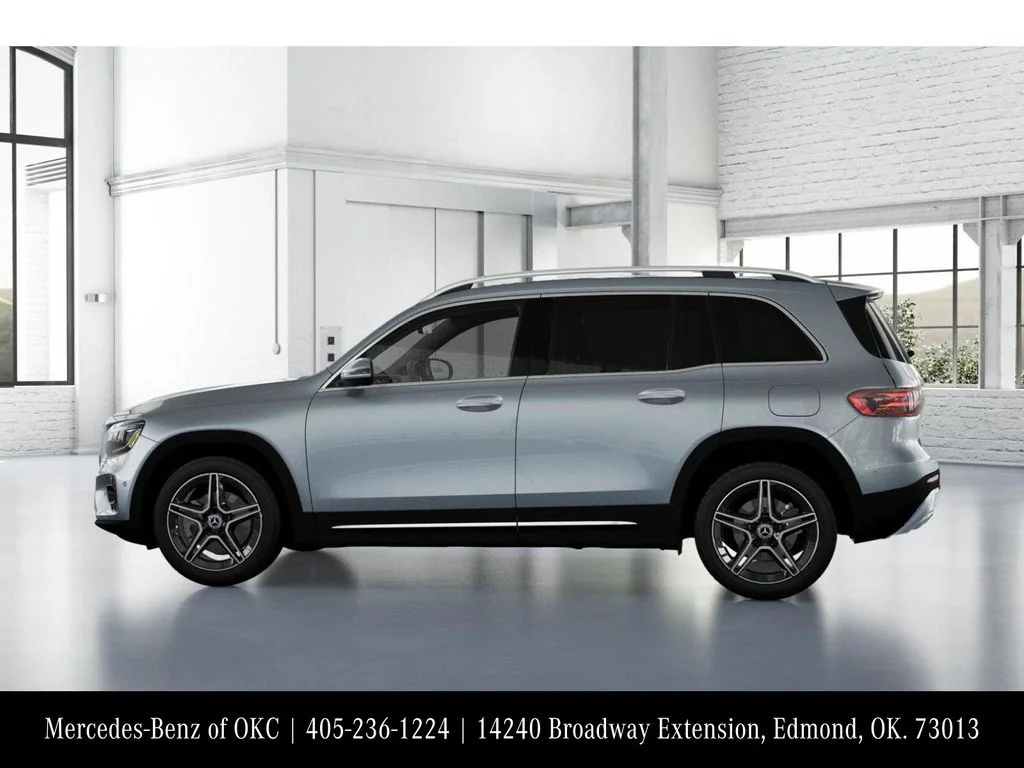 Used 2026 Silver Mercedes-Benz GLB 250 image 33