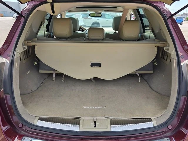 Used 2012 Red Nissan LE image 13