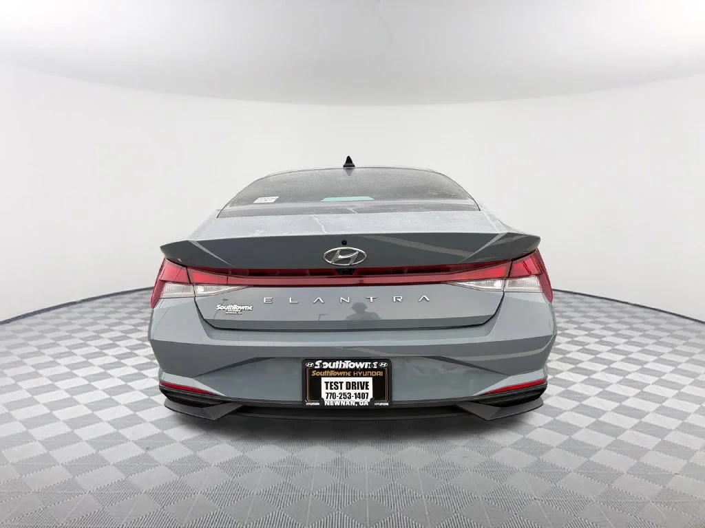 Used 2023 Gray Hyundai SEL image 6