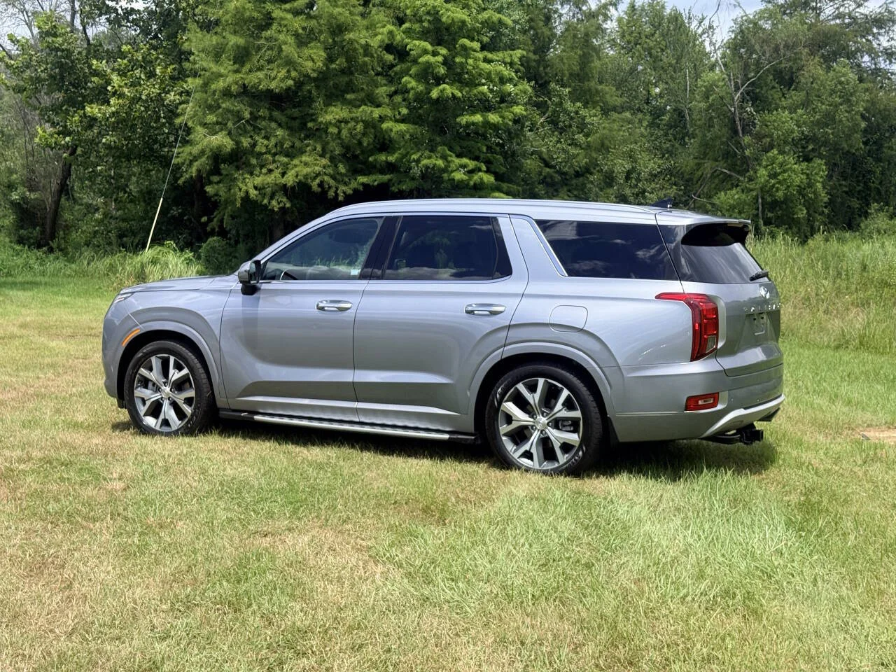 Used 2021 Gray Hyundai Limited 4dr SUV image 3