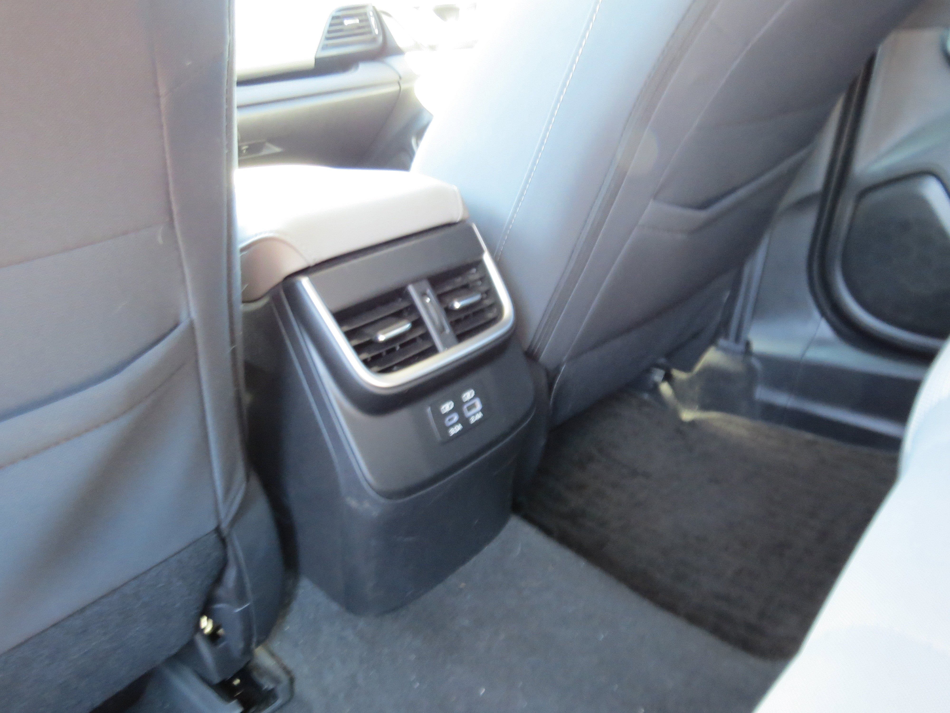 Used 2023 Ice Silver Metallic Subaru Premium image 12
