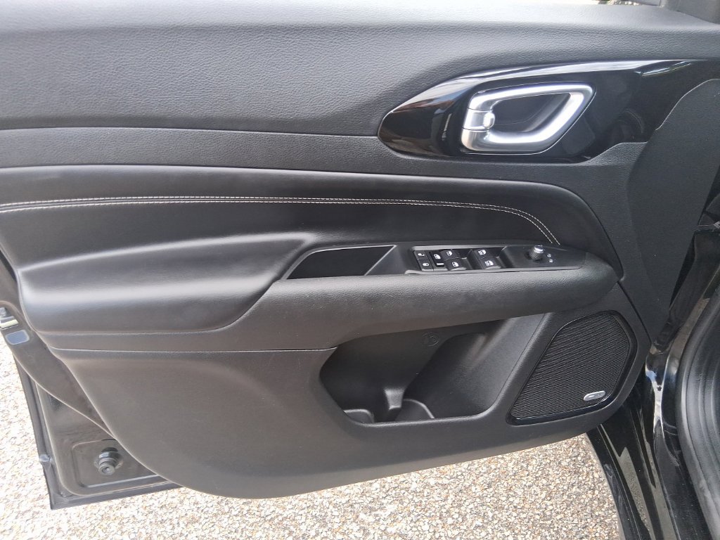 Used 2022 Black Jeep Limited image 10