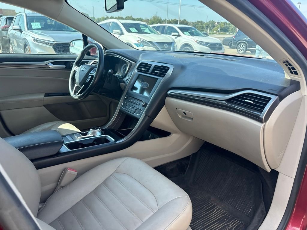 Used 2017 Ruby Red Metallic Ford SE image 25