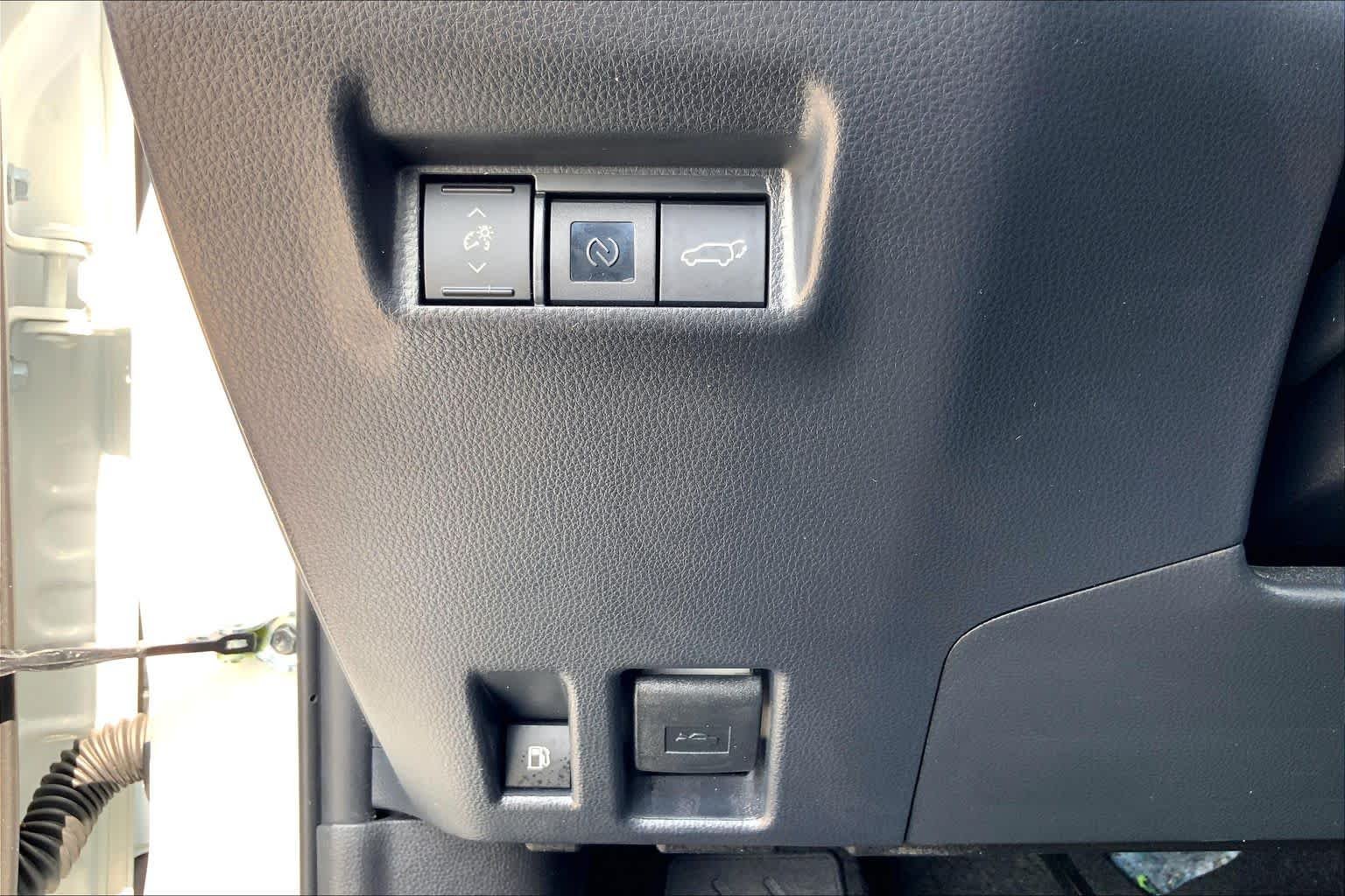 Certified Used 2026 Ice Cap Toyota XLE Premium image 33