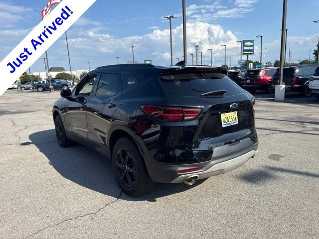 Used 2023 Black Chevrolet LT image 5
