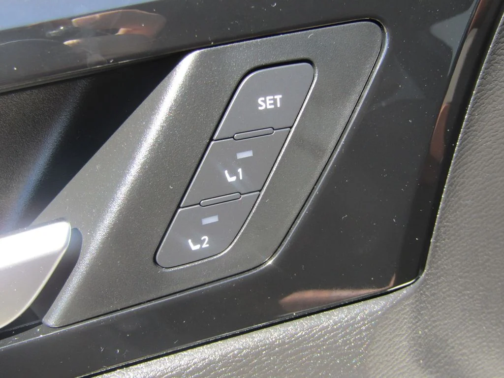 2025 Mitsubishi Outlander SEL - Photo 28