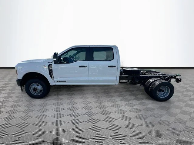New 2026 Oxford White Ford XL image 3