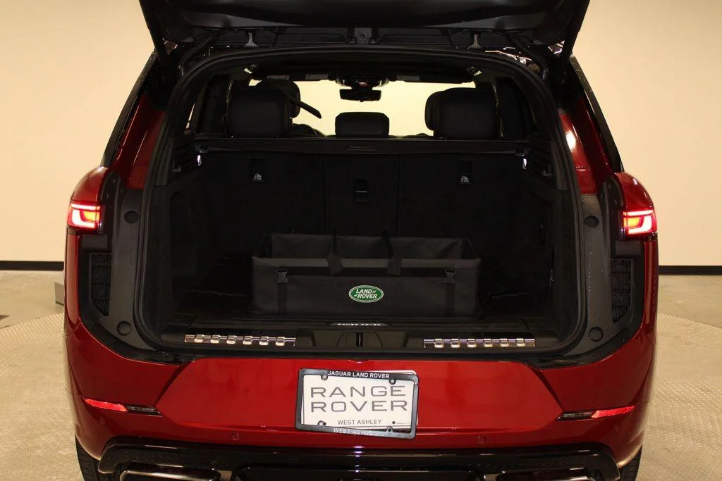 New 2026 Firenze Red Land Rover Dynamic SE image 47