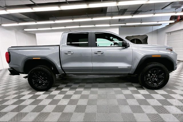 Used 2025 Sterling Metallic GMC Elevation image 15