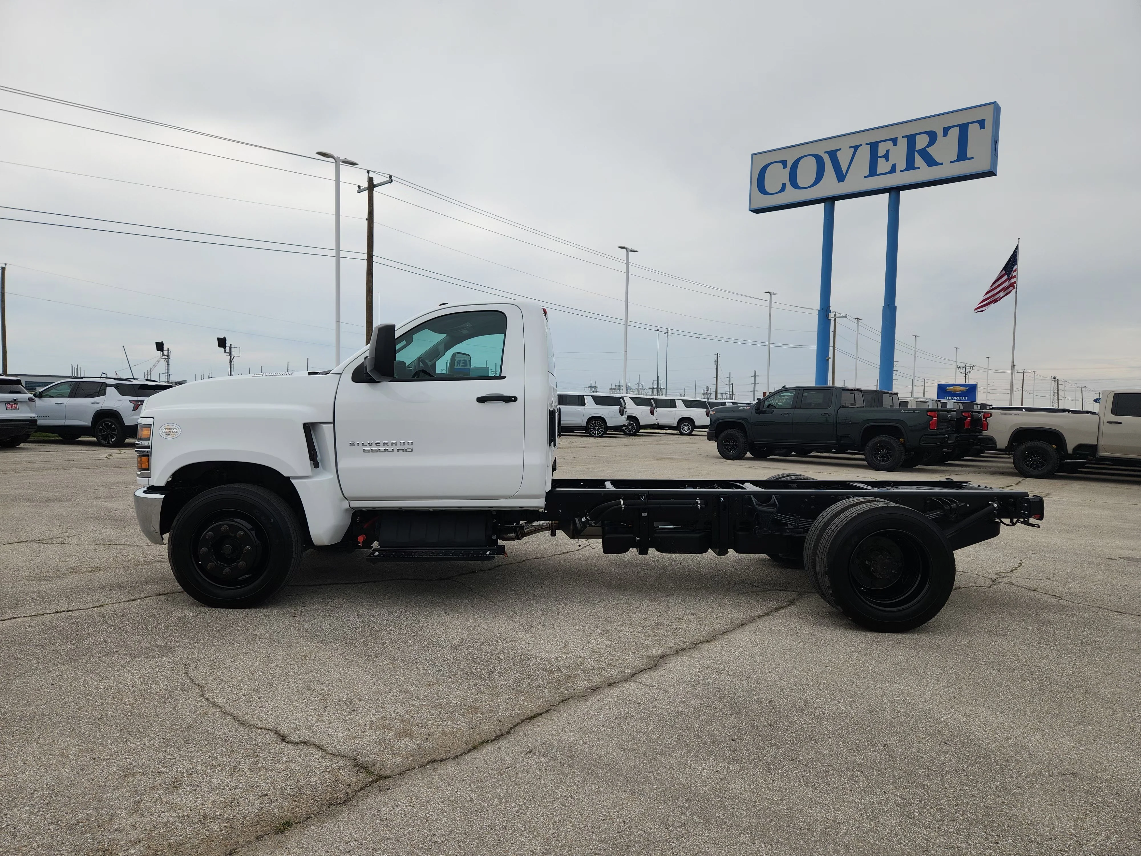 Used 2024 Summit White Chevrolet Work Truck Reg Cab Work Truck image 4